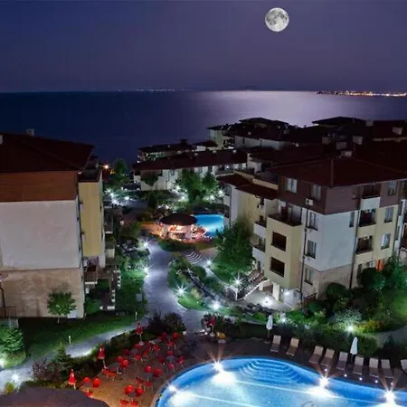 Lavish, Poolside 2 Bed At Garden Of Eden *