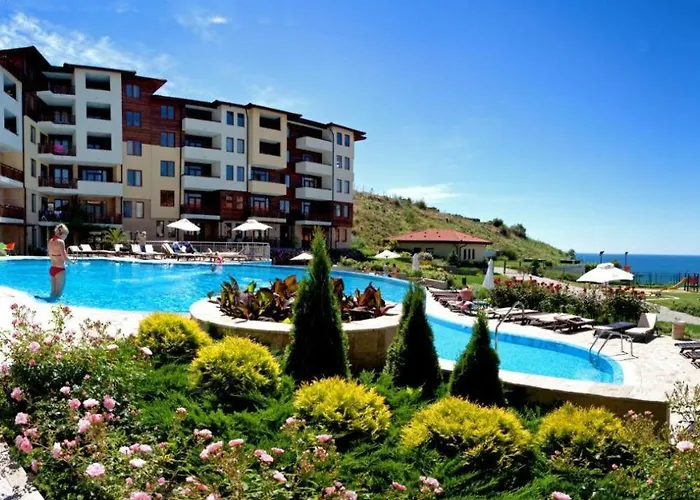 Lavish, Poolside 2 Bed At Garden Of Eden Апартамент